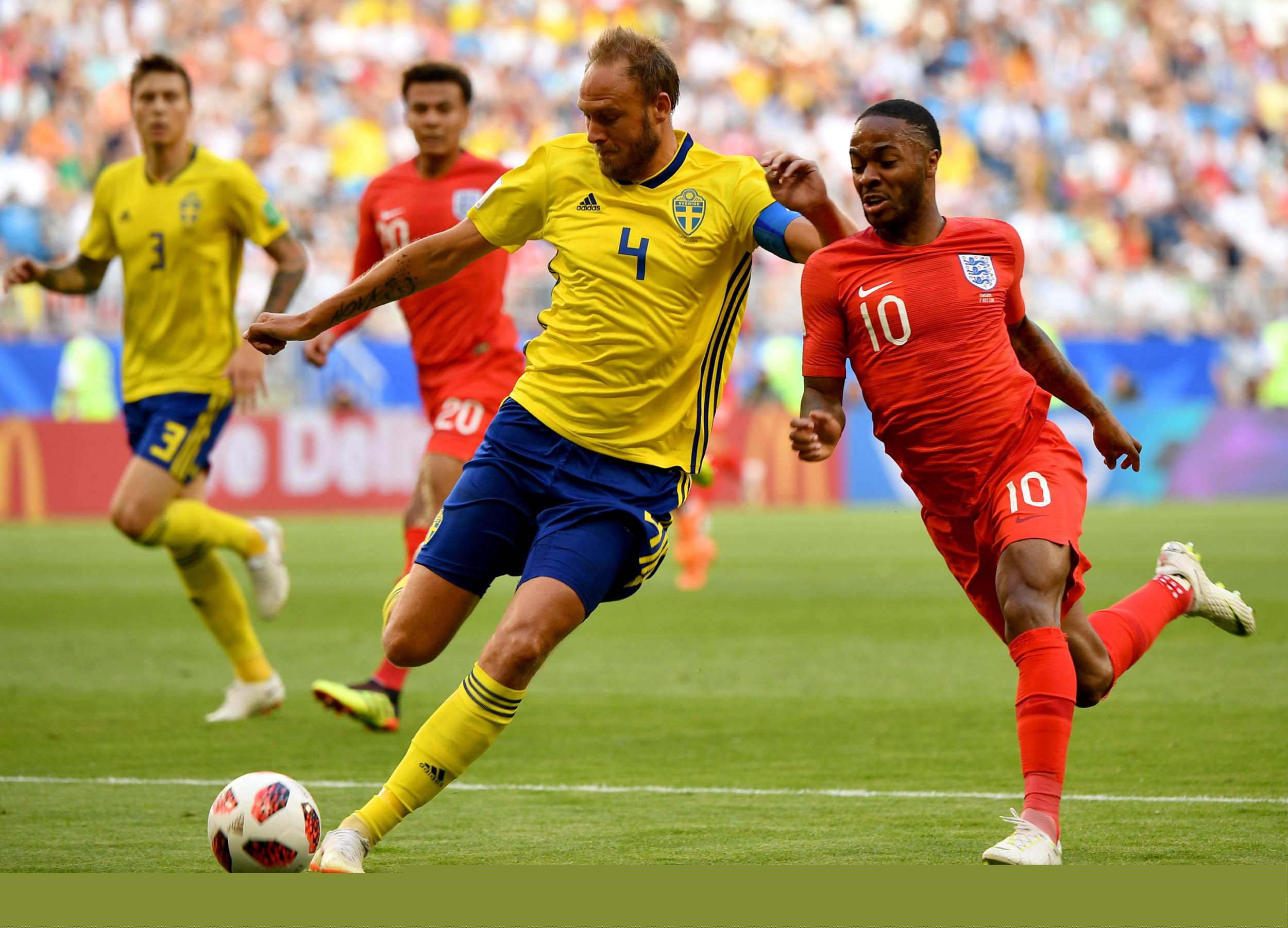 数据占优，拜仁对阿森纳5场不败，14次交手赢下8场（数据优势明显：拜仁近5次对阵阿森纳保持不败，14次交锋斩获8胜）