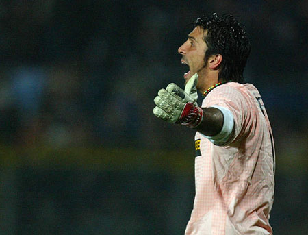 阵容不整，U22国家队今日训练仅18人参加（U22国家队今日训练人员不齐，仅18人到场）