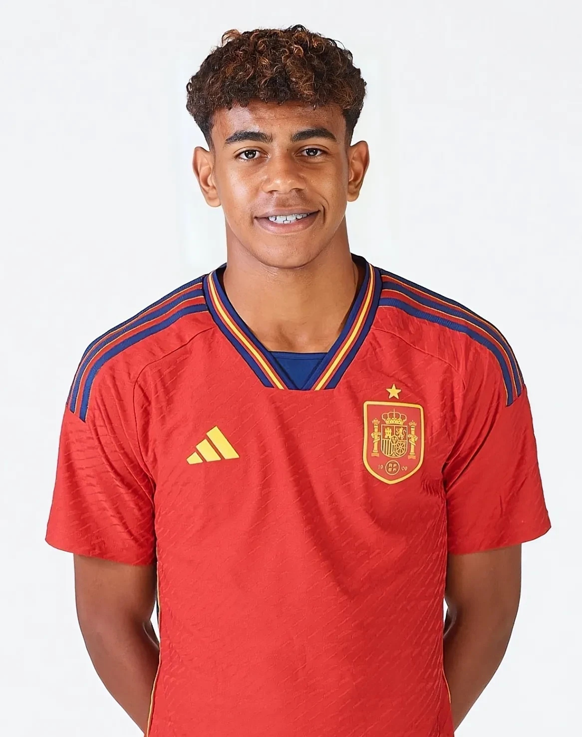 电讯报：对热刺来说签下帕利尼亚比引进吉布斯-怀特更重要（电讯报：热刺更应优先引进帕利尼亚，而非吉布斯-怀特）