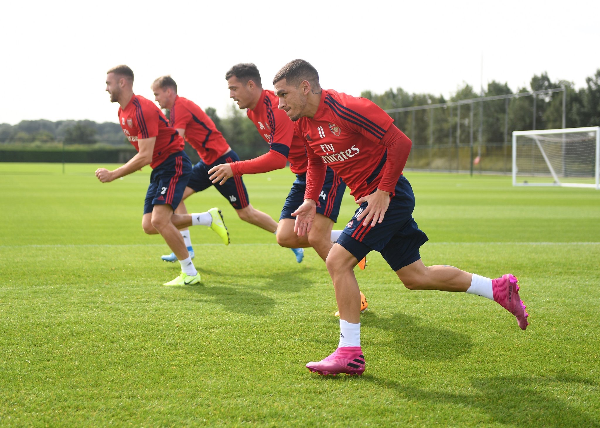 2025年至今，利雅得胜利卖出128万件球衣，迈阿密国际216.6万（2025年迄今球衣销量对比：利雅得胜利128万件，迈阿密国际216.6万件）