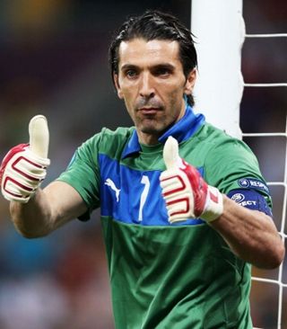 詹俊：德国缺乏顶级中卫压阵；荷兰世界杯进四强难（詹俊：德国缺少顶尖中卫镇守，荷兰晋级世界杯四强难度大）