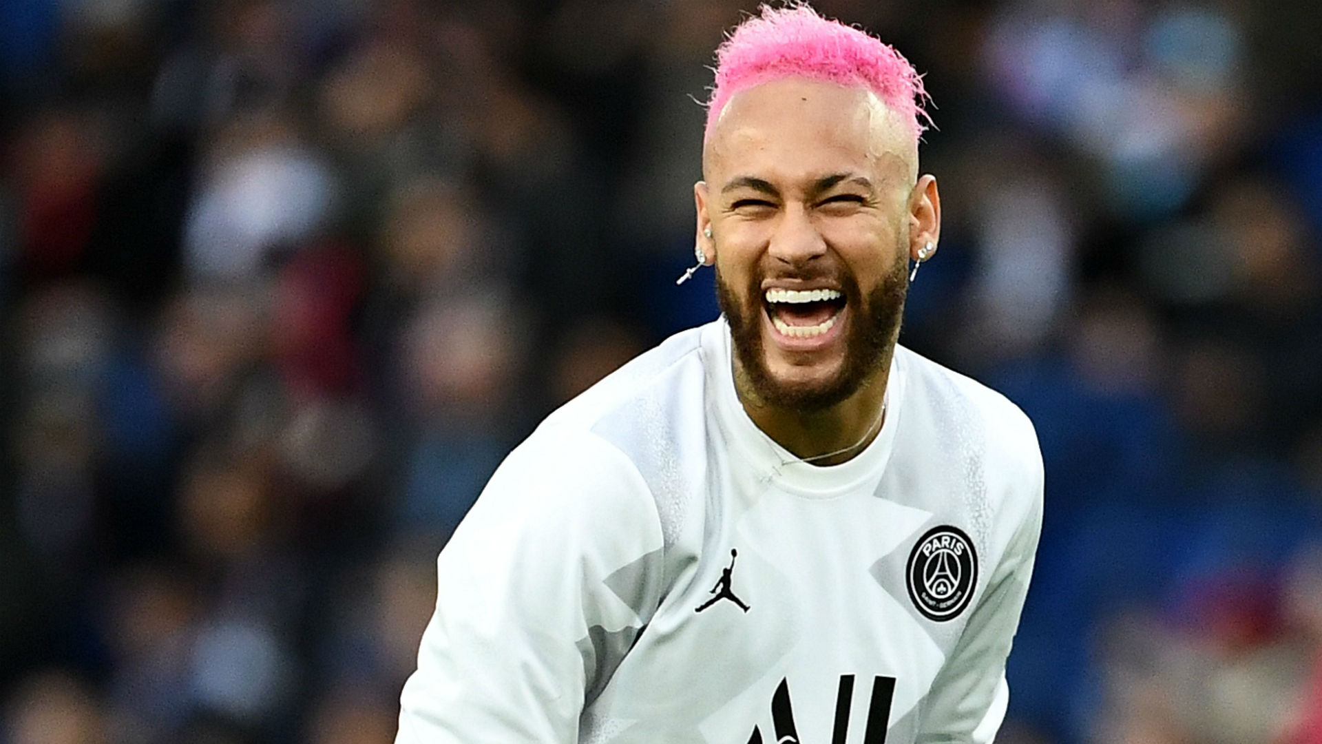 掘金约基奇豪取三双助球队连胜（约基奇轰三双领衔，掘金延续连胜）